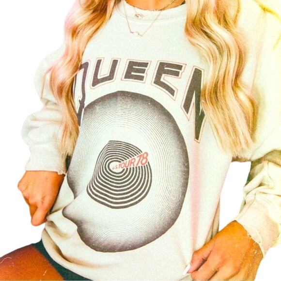 QUEEN 1978 Tour Oversized Distressed Crewneck Sweatshirt, Size 2XL - Picture 6 of 11